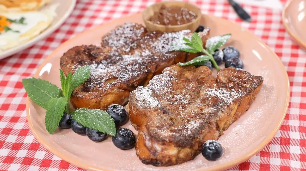 Czekoladowy French Toast z chałki
