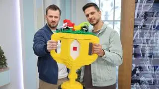 Świąteczne układanie klocków ze zwycięzcami "LEGO Masters. Kierunek Polska". Ozdobę "można zawiesić na choince"