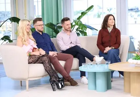 Pogrzeb, polewanie lodowatą wodą, kopanie prądem. "Ten sezon The Traitors to wielka drama"