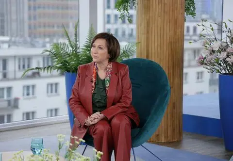 Romans w pracy a konsekwencje prawne. Czy bliskie relacje ze współpracownikiem grożą zwolnieniem?