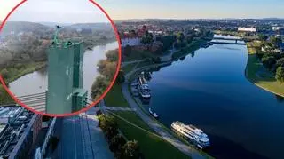"Niecodzienne zgłoszenie". Ktoś umieścił hulajnogę 40 metrów nad ziemią