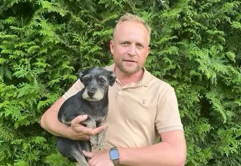 Piotr Adamczyk zaprasza na bezpłatne czipowanie zwierząt. "Wyspecjalizowany  personel"