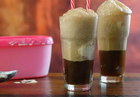 Pepsi Float hitem TikToka. "Całe dzieciństwo śmignęło mi przed oczami"