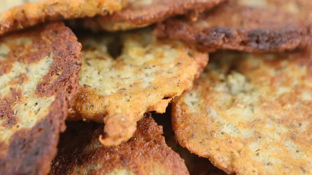 Świętujemy Dzień Placków Ziemniaczanych. Z czym je podawać?