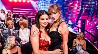 Taylor Swift wspierała Selenę Gomez w dniu jej ślubu. Wokalistka odegrała na nim niezwykle ważną rolę