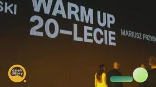 Bez czego gwiazdy nie wychodzą z domu? - napisy