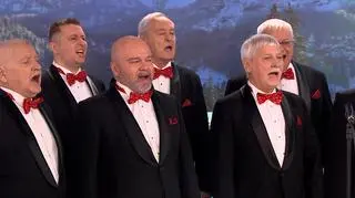 Kto tworzy niezwykły męski chór Słowiki 60?