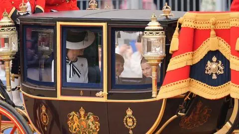 Księżna Kate na pokazała się Trooping the colour. Te zdjęcia mogą napawać nadzieją