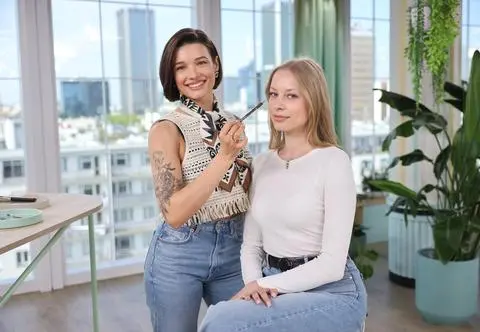 Piegi – najgorętszy trend w makijażu. Jak uzyskać naturalny efekt?