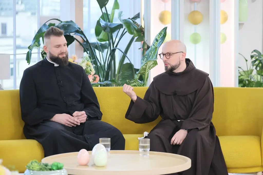 ks. Adrian Chojnicki oraz o. Archanioł Borek