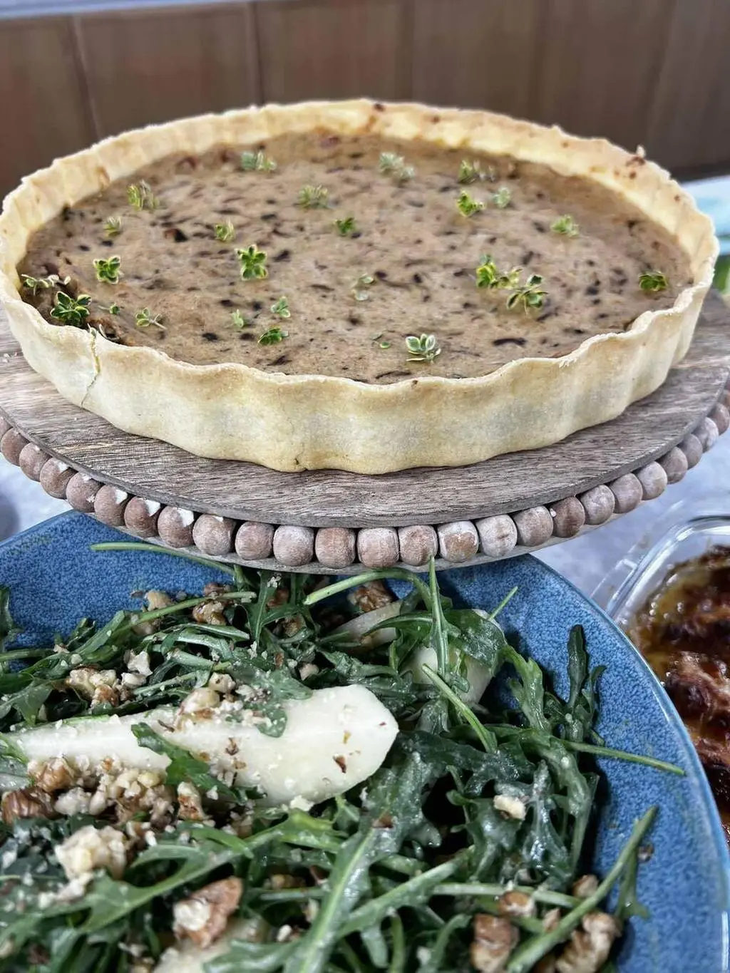 Quiche z pasztetem, karmelizowaną cebulką i boczkiem