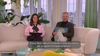 Kasia Moś w muzycznej formie - śpiewała trzy tygodnie po porodzie (napisy)
