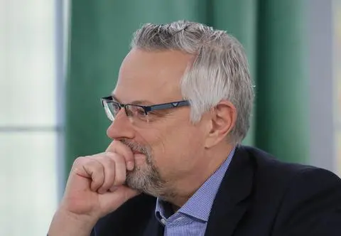 Marcin Wrona pod narkozą. Dziennikarz TVN otwarcie o badaniu po 50. roku życia
