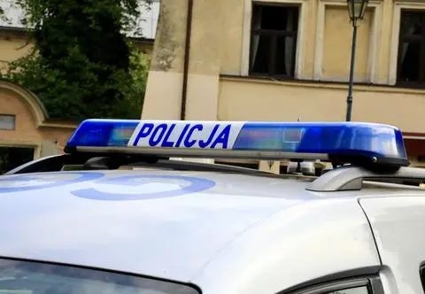 Czwórka dzieci zostawiona bez opieki, rodzice pod wpływem alkoholu. "Ponad 3 promile"