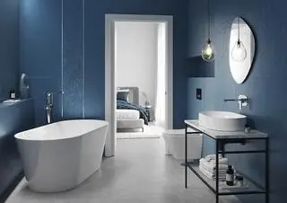 Minimalistyczna, elegancka i przytulna łazienka – jak urządzić przestrzeń, która wpisuje się w trendy?