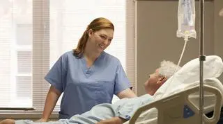 pielęgniarka z pacjentem 