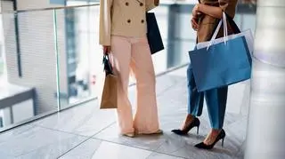 Powrót retro butów na wiosnę 2026. Tych pięć par wyprzedzi trendy