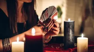 Miłosny horoskop tygodniowy z kart tarota. Ten znak zodiaku powinien uważać na słowa i czyny
