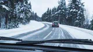 Pogoda na środę. W kilku regionach gołoledź. Uwaga na śliskie drogi i chodniki