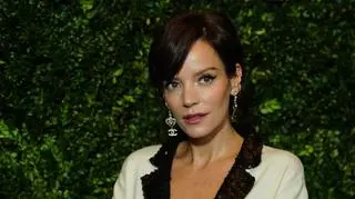 Lilly Allen dorabia sprzedając zdjęcia stóp. "Podmarszczone trochę"