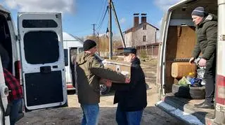 Przekazanie pomocy humanitarnej w Jampolu w obwodzie winnickim
