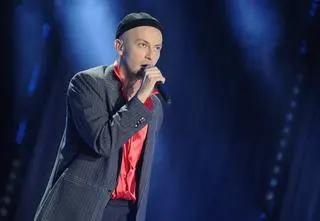 Arek Kłusowski wyśpiewał "Zaległości w miłości". Teraz stanie na deskach Opery Leśnej 