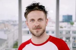 Antoni Królikowski na zdjęciu z synem