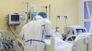 10-latek z COVID-19 trafił pod respirator. Lekarze walczą o jego życie