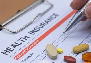Ubezpieczenie zdrowotne dla obcokrajowców w Polsce. Gdzie trzeba złożyć dokumenty? 