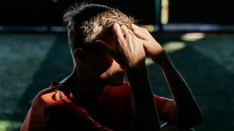 Skąd się bierze samotność u młodych mężczyzn? 