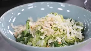 Makaron z brokułem, sosem serowo - musztardowym i ziołami, czyli szybki i pyszny obiad według Sebastiana Olmy