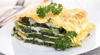 Lasagne wegetariańska – ze szpinakiem, brokułami lub cukinią. Poznaj przepisy