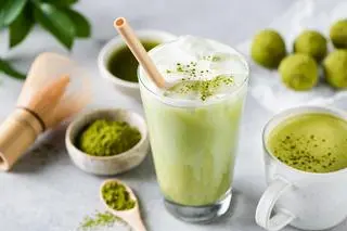 Iced matcha latte: 