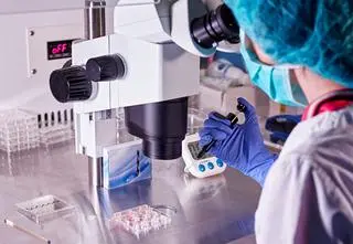 Czy kobiety po in vitro mogą zajść w ciążę bez zabiegu? Zaskakujące wyniki badań