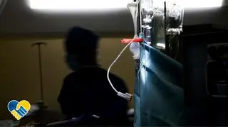W Kijowie mali pacjenci z nowotworem walczą o życie w szpitalnej piwnicy. "Nie są w stanie przeżyć bez leków"