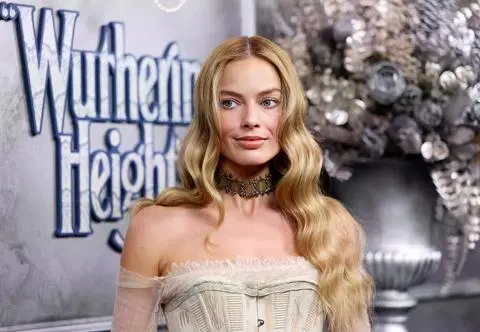 Długie fale zamieniła na ostre cięcie. Long bob Margot Robbie będzie hitem tej wiosny?