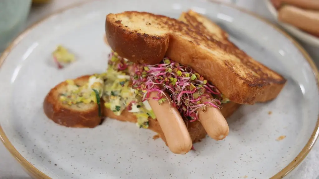 Hot dogi z pastą jajeczną