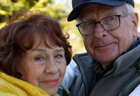 Genowefa i Aleksander zaręczyli się po 80-tce. "Jesteśmy bardzo ze sobą szczęśliwi"
