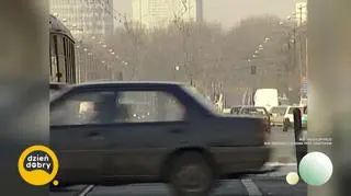 Kury wciąż piejo - napisy