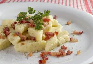 Kluski zakopiańskie - prosty przepis na regionalny przysmak