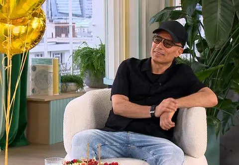 Jest najbardziej niepokornym typem w Polsce. Jaką muzyką zajmował się na początku? Będziecie zaskoczeni