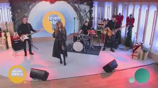 Clödie w utworze “Nie idealna” 