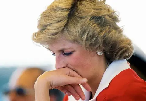 Ten kardigan to must-have na wiosnę 2025. Uwielbiała go księżna Diana 