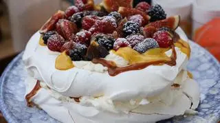 Beza z mango i karmelem miso