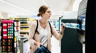 Za chwilę zacznie obowiązywać system kaucyjny. Czy obejmie automaty i restauracje?