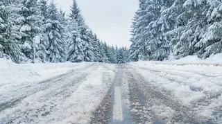 Ośnieżona droga