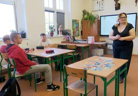 Edukacja zdrowotna już w szkołach. "Nie ma tam żadnych zapisów, które mogłyby dotknąć dzieci" 