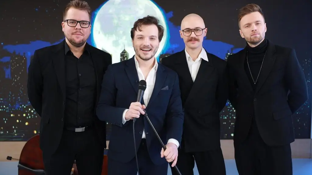 Kuba Gąsowski na scenie Dzień Dobry TVN 