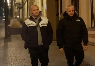 Jako dzieci zawojowali scenę Dzień Dobry TVN. Po latach rapujące bliźniaki wracają