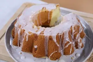 Babka piaskowa z lukrem cytrynowym 